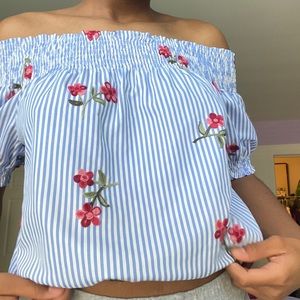 COPY - Floral Off the Shoulders Crop top